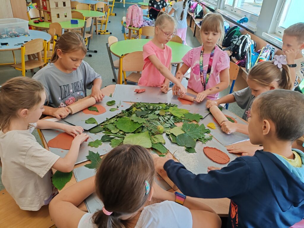 Projekt ogólnopolski “Aktywna świetlica” Odkrywcy świata – ” Tropiciele przyrody”
